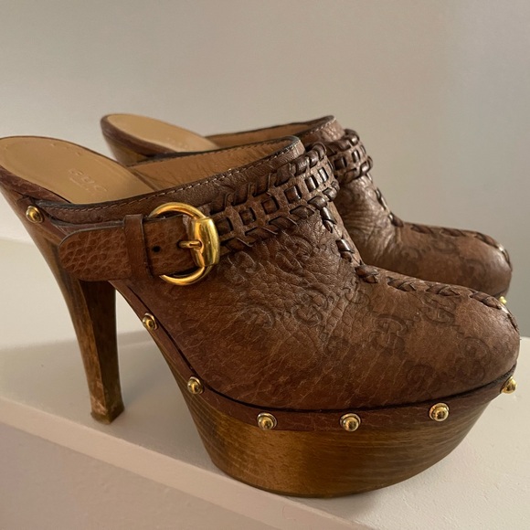 Gucci!!!!! - Picture 1 of 4